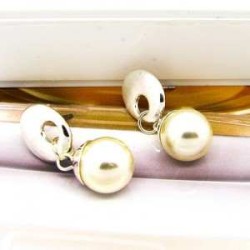 Pearl Earring