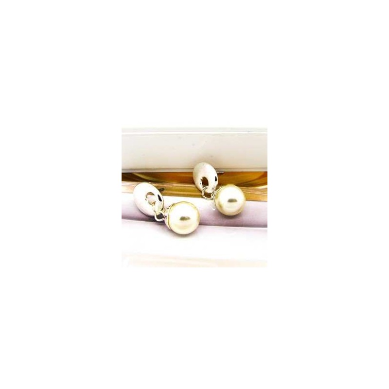 Pearl Earring