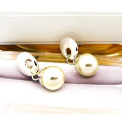 Pearl Earring